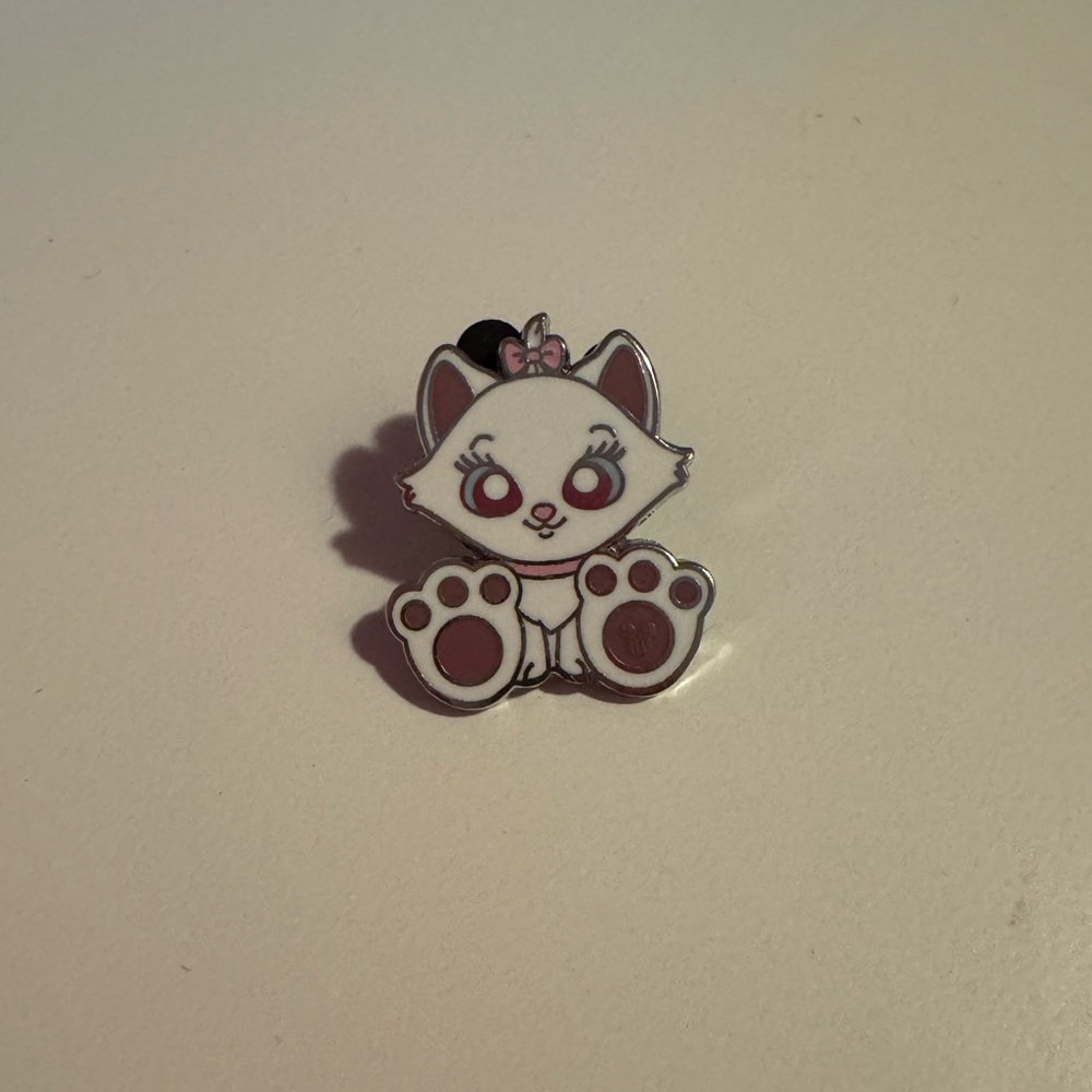 Disney Pins - Big Feet Plush Hidden Mickey Marie Aristocats Cat Pin 2018